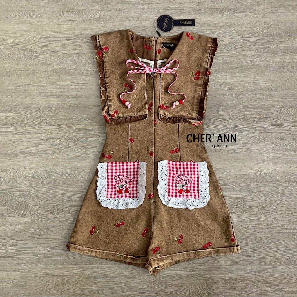 Chaaim Shop ❤️CA470 ป้ายCher'Ann จั๊มสั้นยีนส์สีน้ำตาลอ่อนปักเชอร์รี่คอปกแต่งกระเป๋าหน้า 2 ข้าง