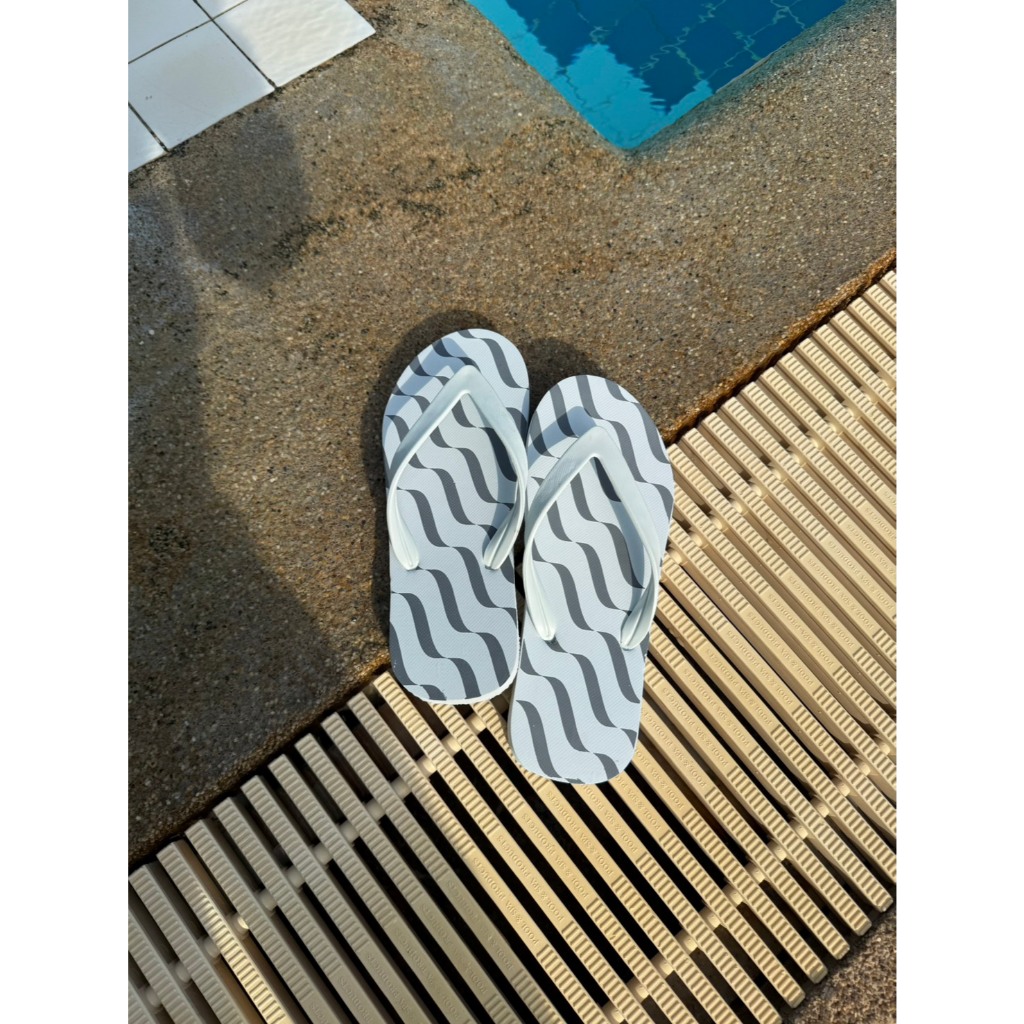 ไอเทมสงกรานต์ รองเท้าแตะ Hula Hula Signature Wave Sandals