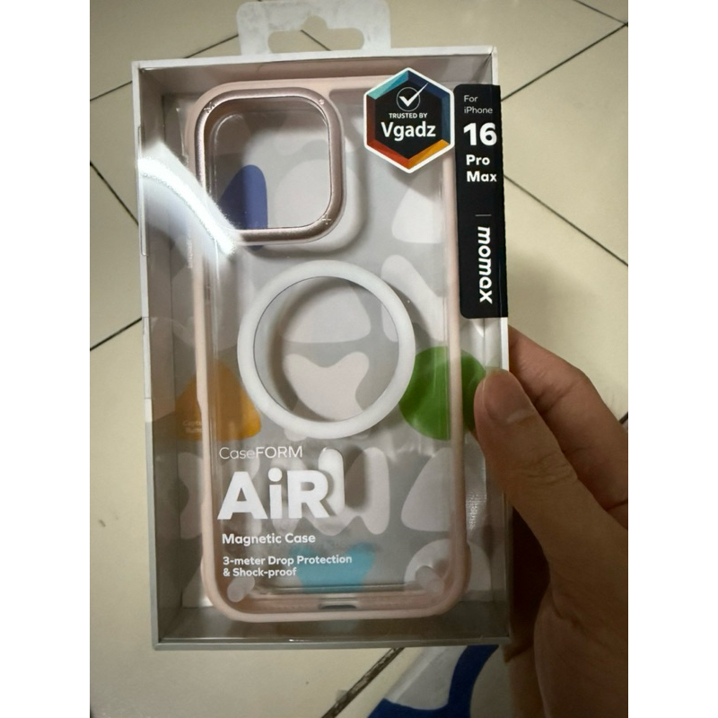 Momax iPhone 16 Pro Max Case