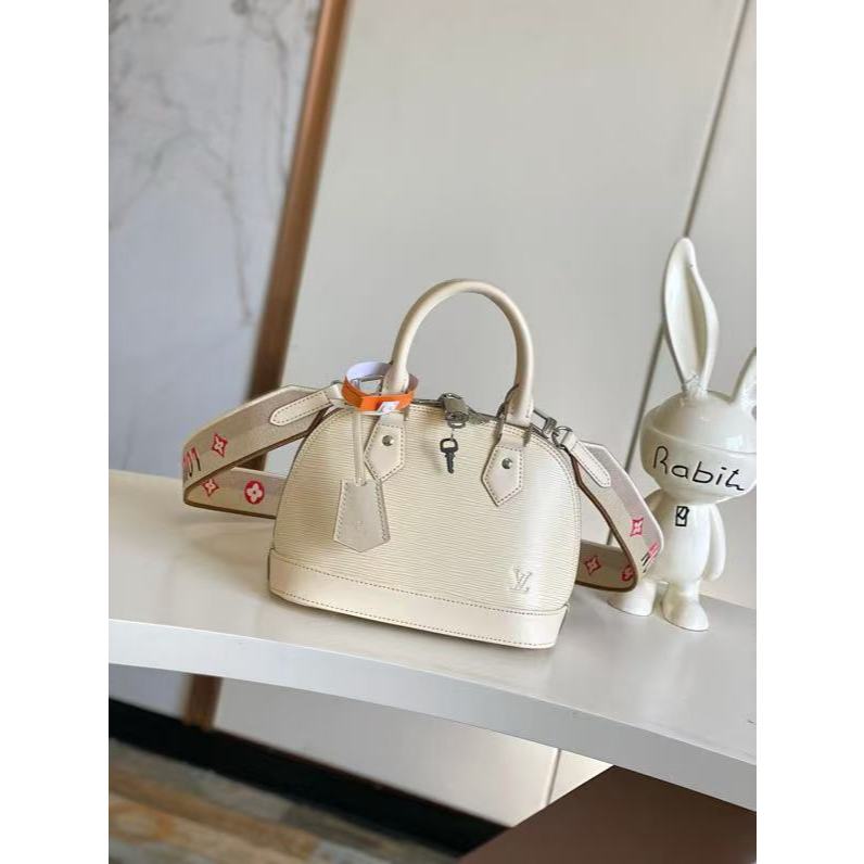 LOUIS VUITTON Alma BB Epi กระเป๋าหนังทรงเปลือกหอย กระเป๋าถือ ทรงปกติ สำหรับผู้หญิง  M57068  202