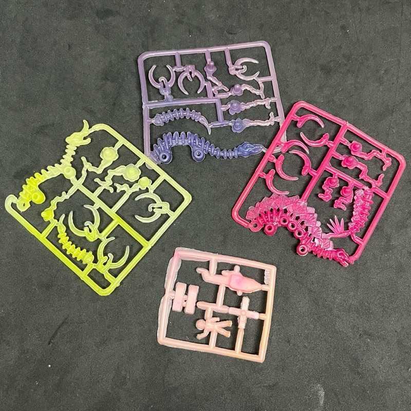 🔥งานแผงตัวต่อพลาสติก ของเล่นแถมขนม งานของเล่นเก่า งานไทยยุค 90s (ชุด4ชิ้น)