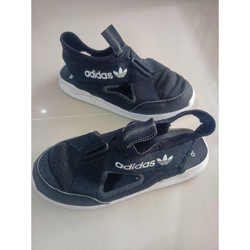 Adidas รองเท้ามือสอง ของแท้ ยาว 21.5cm EU35