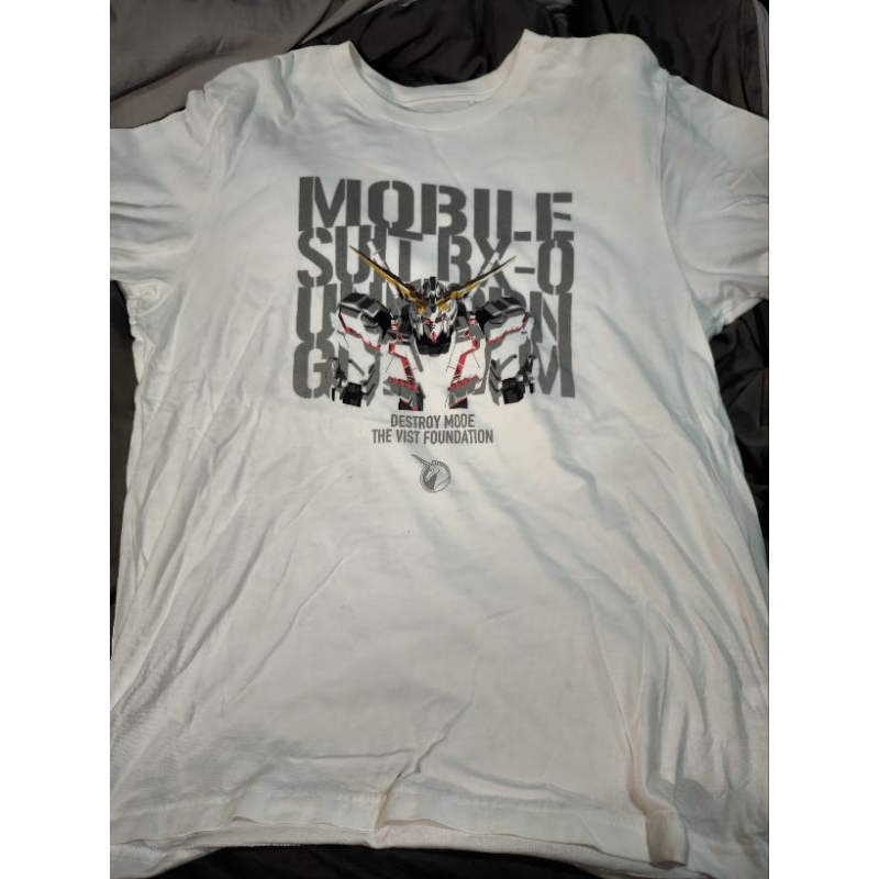 Uniqlo x gundamมือสอง