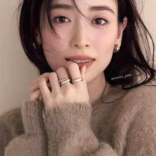 ✨ต่างหูห่วงก้านเงิน รุ่นCa15 ทรงจะครึ่งวงกลมค่ะ เล่นสีเงิน/ทอง/พิ้งโกลด์ สวยหรูติดแกรมสุด งานสวยตรงปกค่ะ ✨