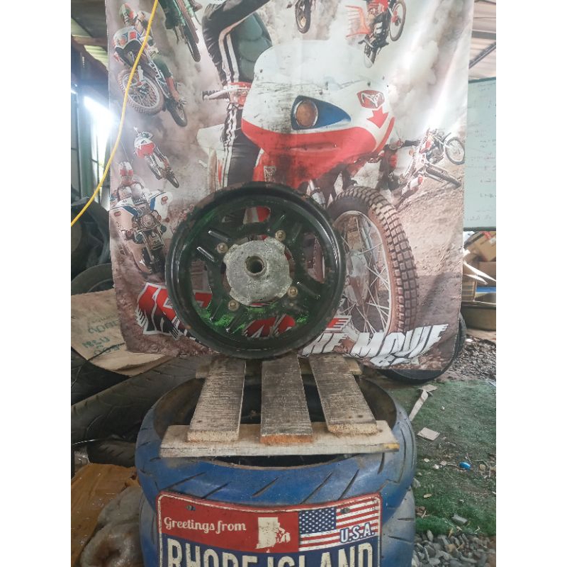 อะไหล่มอไซมือสองมือ2ล้อแม็คมอไซรถจักรยานยนต์ล้อksr ของแท้มือ2ขอบ12ล้อหน้าksrตัวเก่า