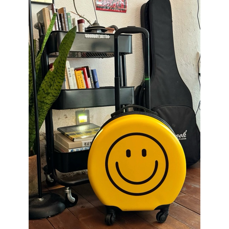 Pack to travel and smiles ᵕ̈ กระเป๋าเดินทางหน้ายิ้มหน้ากลมน่ารัก ขนาด 18 นิ้ว