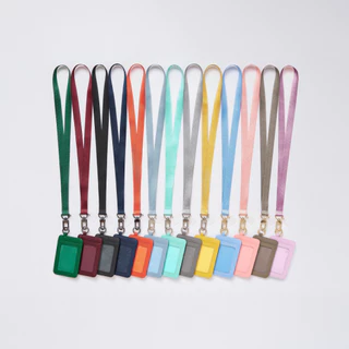 GQ Pro MED Lanyard™ กระเป๋าใส่บัตรจีคิว พร้อมสายคล้อง