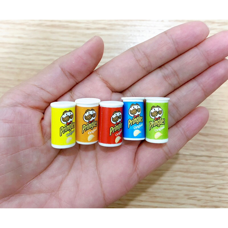 โมเดลขนมมันฝรั่งจิ๋ว สไหระบเล่นกับตุ๊กตา ราคา/ขิ้น
