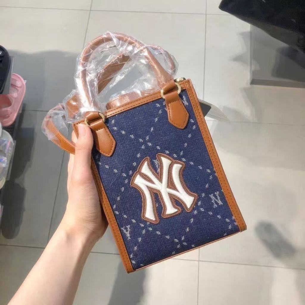 กระเป๋าเพลงโทรศัพท์มือถือ NY ใหม่มินิคลาสสิกจดหมายเพชรดอกไม้เก่ากระเป๋าสะพายไหล่อเนกประสงค์