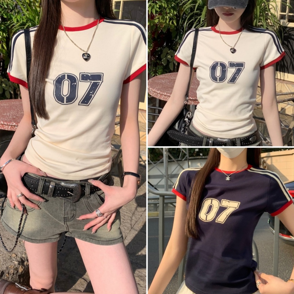 cherryshop🍒พร้อมส่ง เสื้อยืดคอกลมทรงสลิมฟิต เสื้อยืดผู้หญิง พิมพ์ดิจิตอล แฟชั่นสไตล์สาวฮอตเกาหลี
