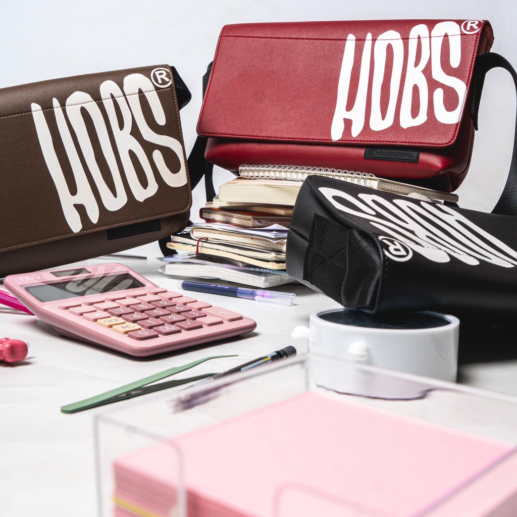 (ส่งฟรี) กระเป๋า Hobs ของแท้ รุ่น Do not play Twelve  12 นิ้ว สะพายข้าง