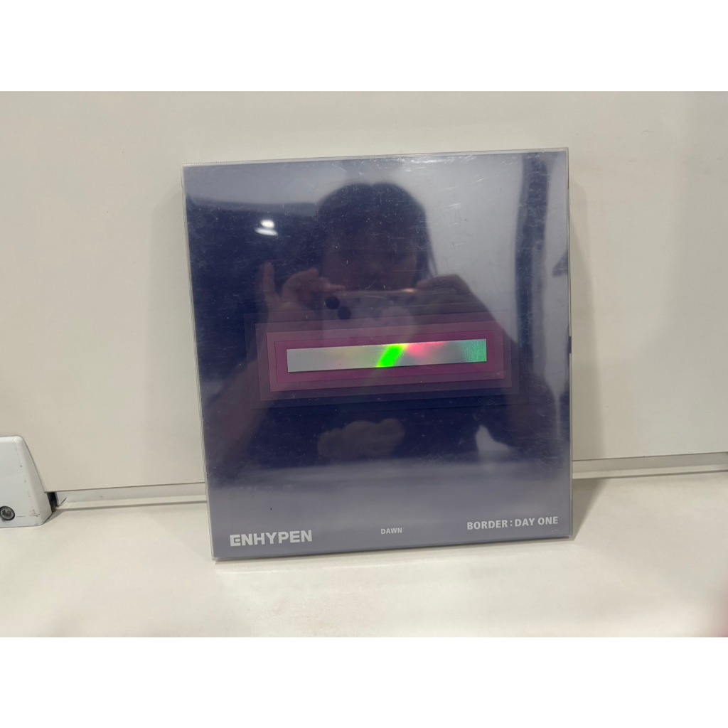 1 CD MUSIC  ซีดีเพลงเกาหลี    ENHYPEN - 1st Mini [BORDER : DAY ONE] DAWN VER.    (F6A9)