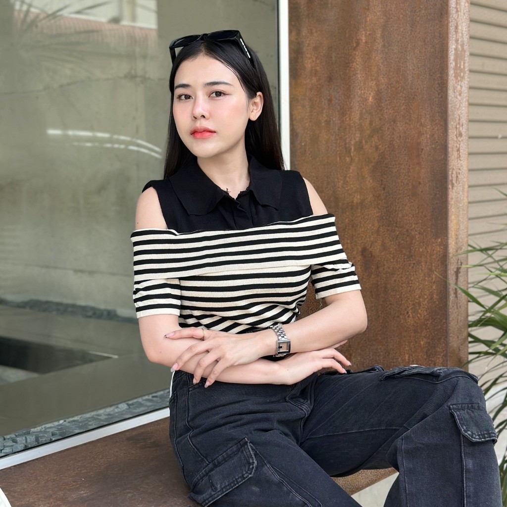 🌈MesubShop🌈เสื้อไหมพรม ทรงแขนสั้นเปิดไหล่ ทรงคอปกโปโล แต่งทอลายคาดริ้วสลับสี พร้อมส่งจ้า สาวอวบใส่ได้ รุ่น ปัจจุบัน - รูปที่ 2