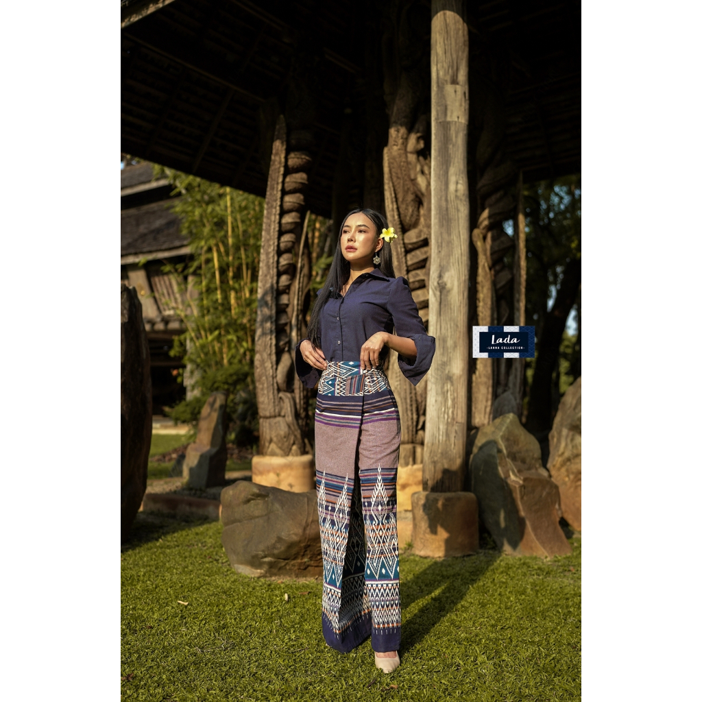 เซ็ทเสื้อเชิ้ตแขนยาวและกระเปงลายลิซ่าแบบใหม่ มีสามสี NEW