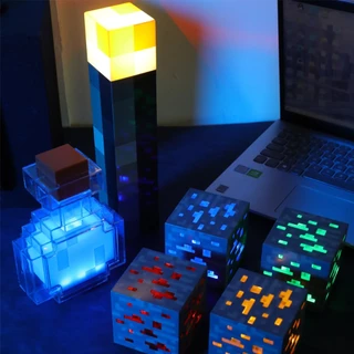 โคมไฟมายคราฟ ของเล่น ไฟฉาย Minecraft 8 สีเปลี่ยนขวด LED แสงกลางคืน ของเล่นโคมไฟเหมืองแร่ ใหม่ล่าสุด