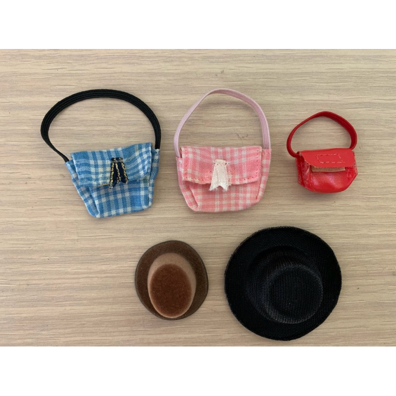 สินค้ามือสอง💥  Slyvanian Families 5 ชิ้น เครื่องแต่งกาย กระเป๋า และ หมวก จากญี่ปุ่น 🇯🇵