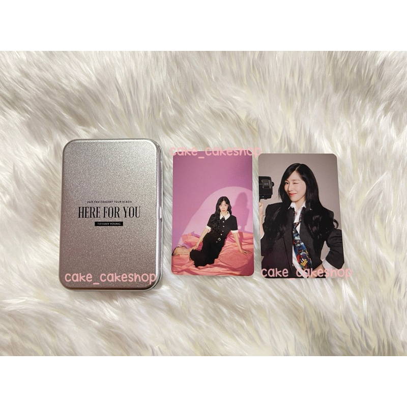 (พร้อมส่ง) PHOTOCARD + TIN CASE HERE FOR YOU TIFFANY YOUNG 2025 FAN-CONCERT ของที่ระลึก โฟโต้การ์ดแล