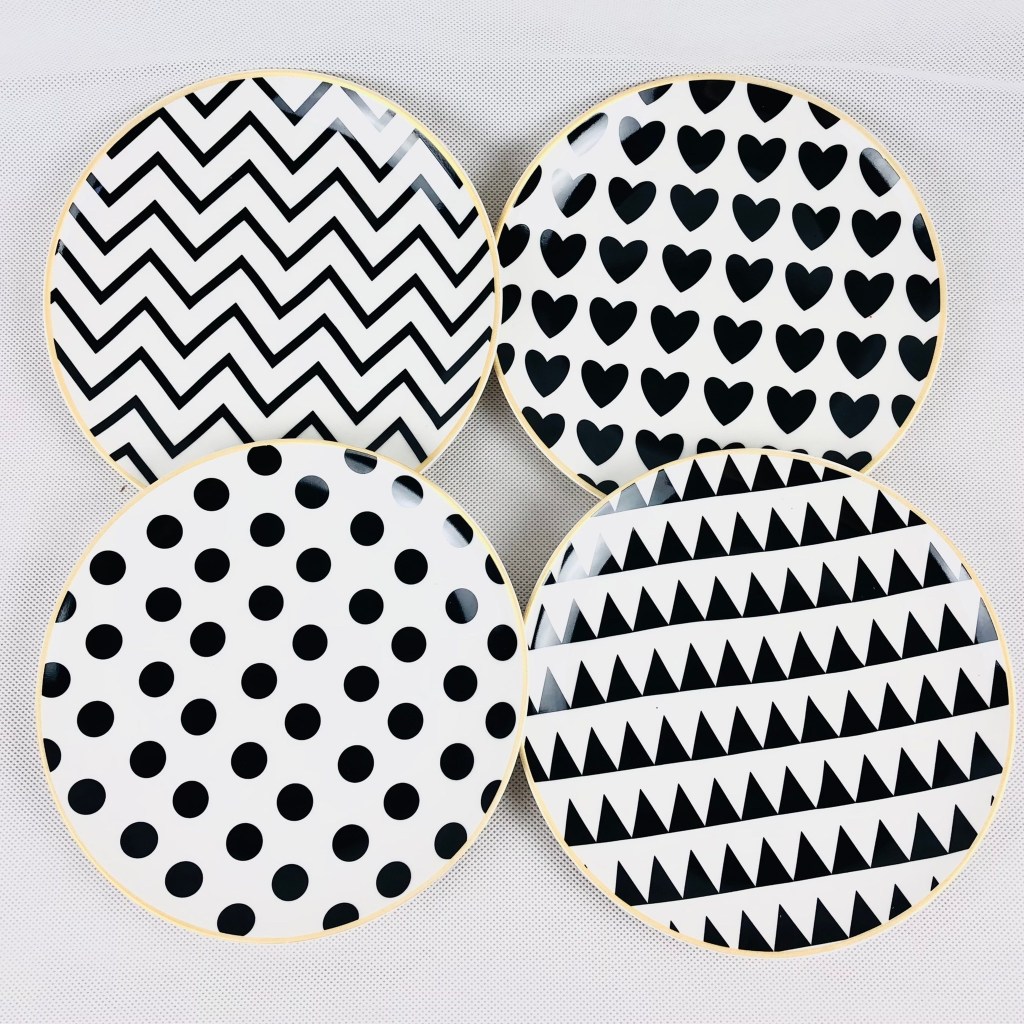 (ลดล้างสต๊อกไม่มีตำหนิ) จานเซรามิกลายขาวดำ ขอบทอง จานขนม