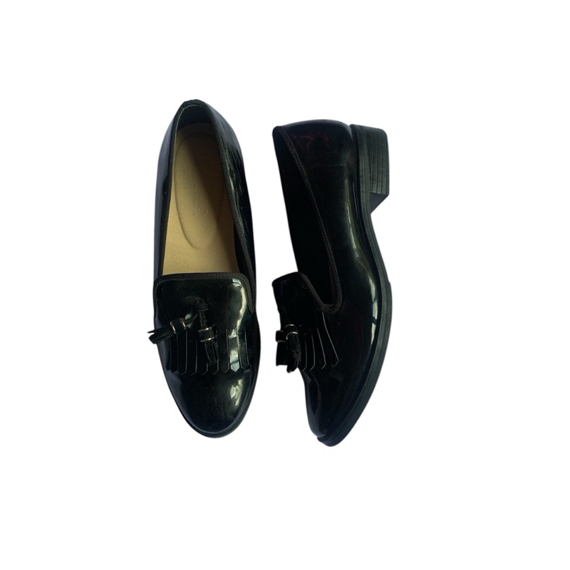 รองเท้าหนังโลฟเฟอร์ nuovo สีดำ มือสอง