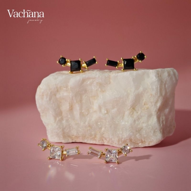 Vachana - ต่างหูแบบเสียบรุ่น Geometric Cubic Zirconia