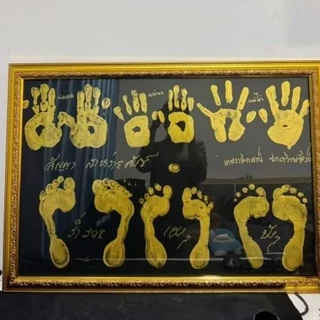 กรอบรูปใส่รอยมือรอยเท้าพ่อแม่ ขนาด52x77ซม. มีกระจกแท้หนา 2 mm. มีที่แขวน