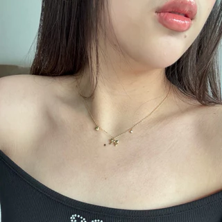 TROPHIES.CO - Baby ribbon necklace สร้อยคอโบว์ หัวใจ เพชร