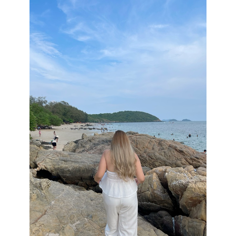 พรีขาว5-7วัน ดำพร้อมส่ง เสื้อคล้องคอสาวอวบ รุ่นTOP667