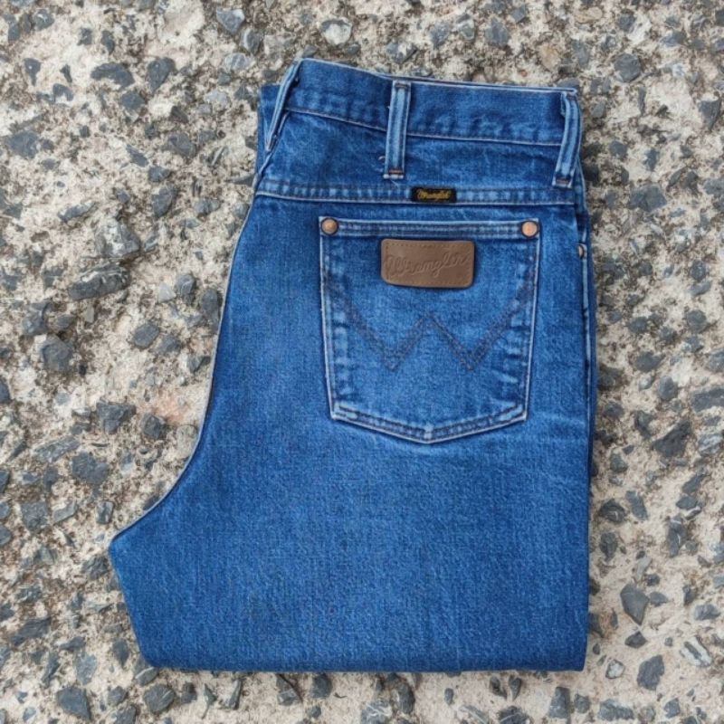 W9/34 กางเกงยีนส์มือสอง Wrangler รุ่น 936PWD เอววัดจริง 34" ยาวทั้งตัว 45.5" ปลายขา 8.2" ผลิต Mexico