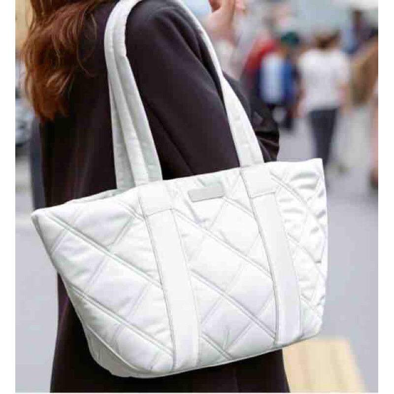 Amaeing song bag กระเป๋าสะพายข้างสามมิติ