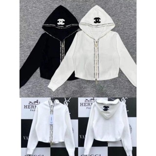 เสี้อครอปแขนยาวมีฮู๊ต มีชิป/งานปักตัวหนังสือ