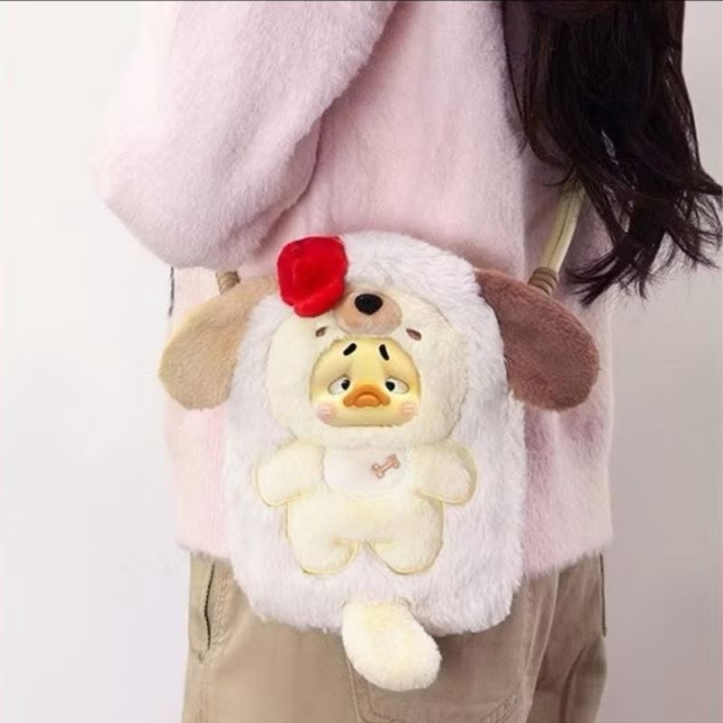 พร้อมส่ง‼️ UPSETDUCK STAY WITH YOU DUCK กระเป๋าสะพายใส่มือถือได้ แบบเช็คการ์ด ใช้Codeแฟชั่นลดเพิ่มได้ค่ะ