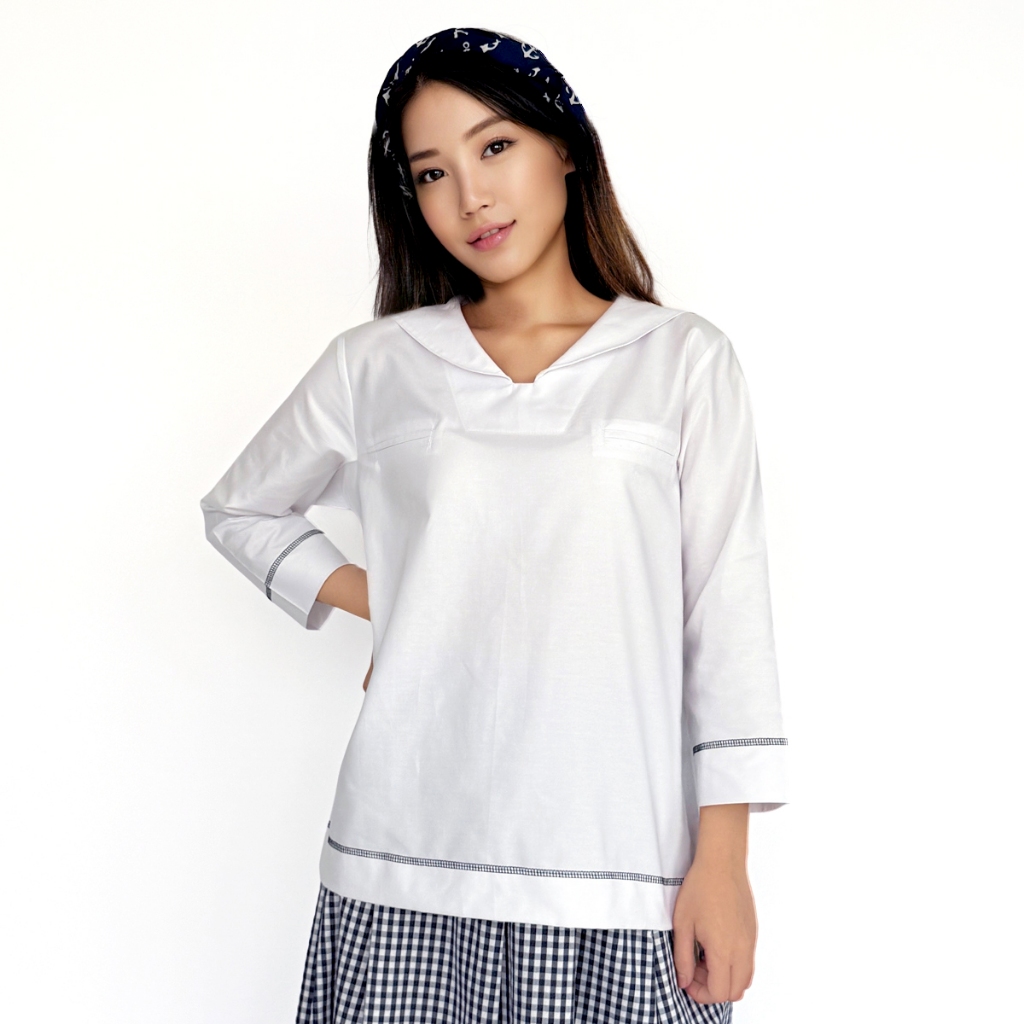 PORTLAND เสื้อเบลาซ์ ทรงกะลาสี ปักข้างหลัง สีขาว / Marine Style Sailor Collar Blouse with Embroidery Detail (White)