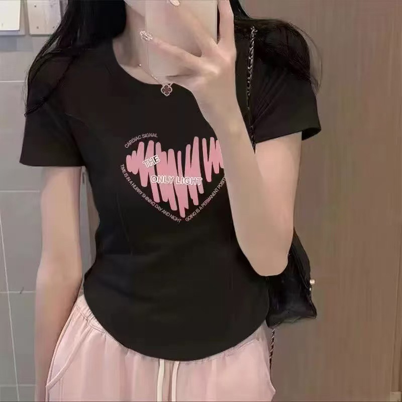 🍒Xeu Yi Lan พร้อมส่ง🔥 เสื้อยืดแขนสั้น คอกลม พิมพ์ลาย ทรงเข้ารูป ผ้าใส่สบาย แฟชั่น ปลายเสื้อโค้ง - รูปที่ 6