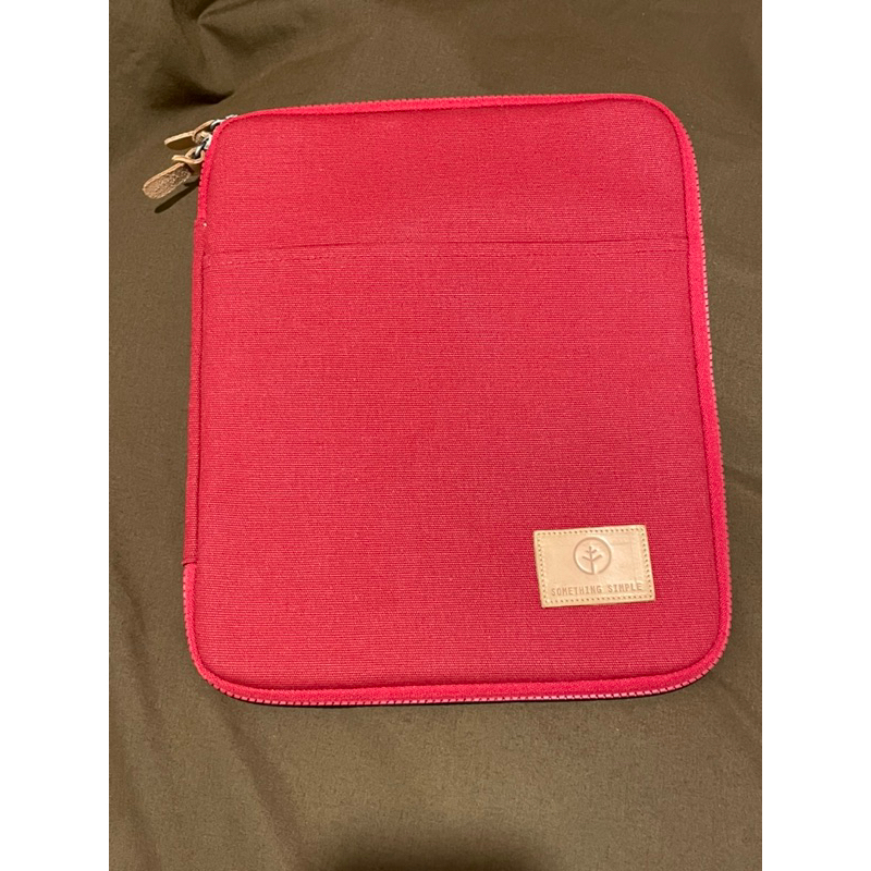 กระเป๋าใส่ ipad something simple สีแดง size L