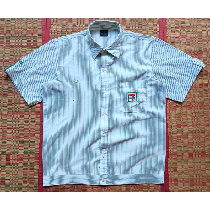 เสื้อแขนสั้นพนักงานเซเว่น