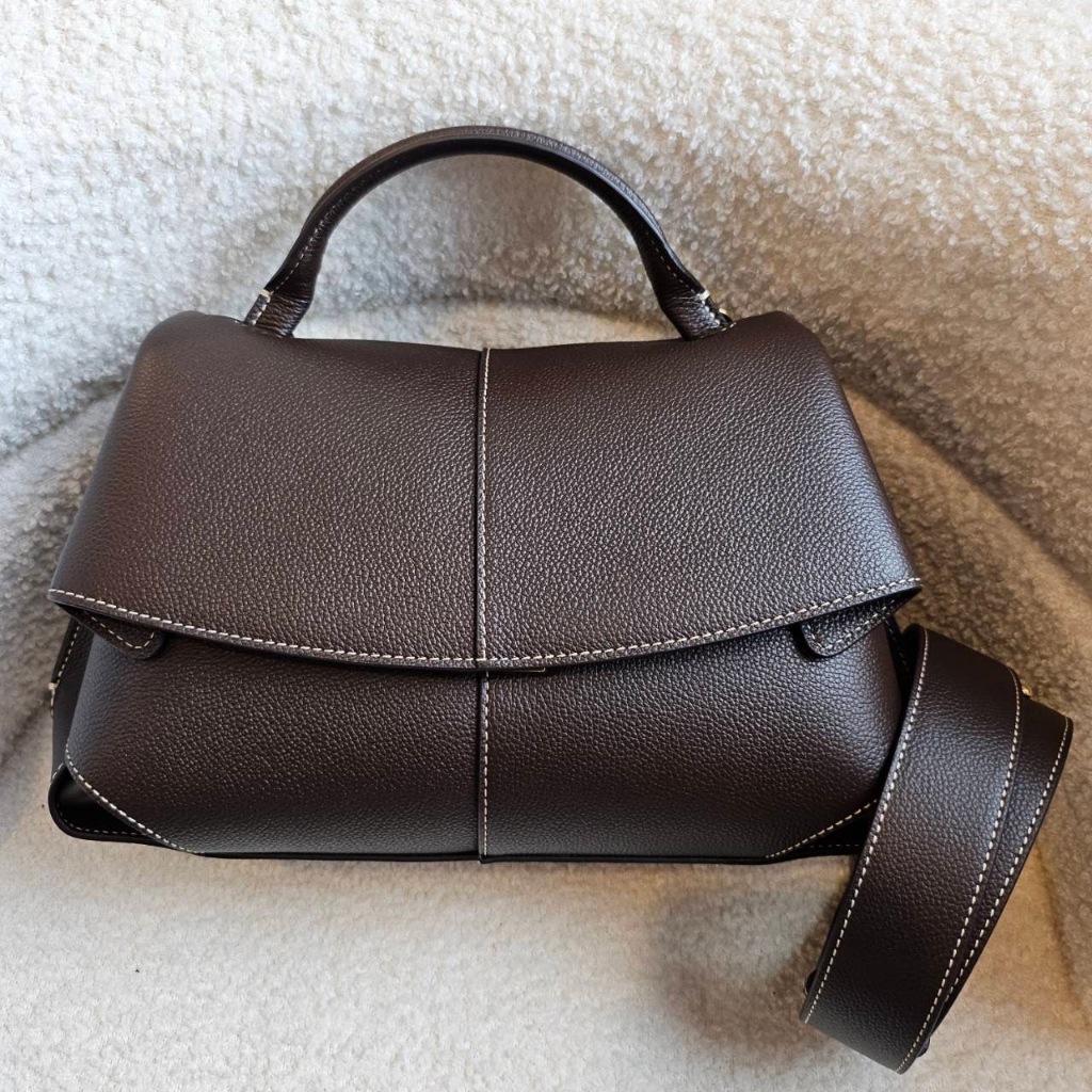 กระเป๋าถือและสะพายข้าง Polene รุ่น Mokki Colour สี Ebony