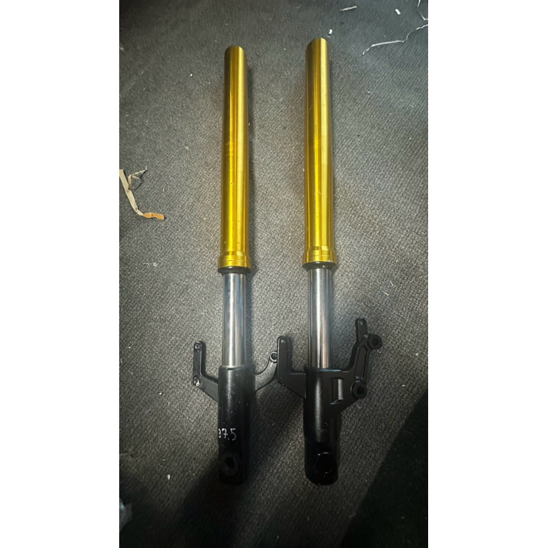 โช๊คหน้า โช๊คหน้า mt15 xsr155 แท้ พร้อมใช้งาน มีรับประกัน รั่ว แยกขาย