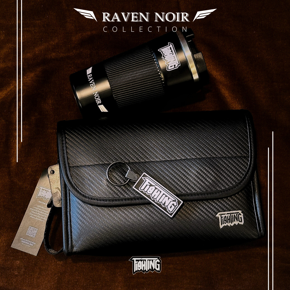 New [ FIGHTING ] Raven Noir กระเป๋าสะพายข้างหนัง Premium หุ้มคาร์บอน 3D ทรงกล่อง ขนาด 10″ (แม่เหล็ก)