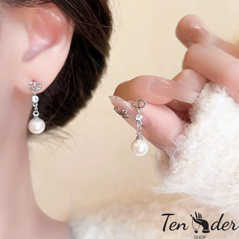 COD-ส่งเร็วจากไทย🎀ต่างหูสตั๊ด จี้มุก ตัวอักษรCD ออกแบบเรียบง่าย สไตล์หรูหราแสง ผู้หญิง เครื่องประดับแฟชั่น ไม่ทําให้แพ้ง