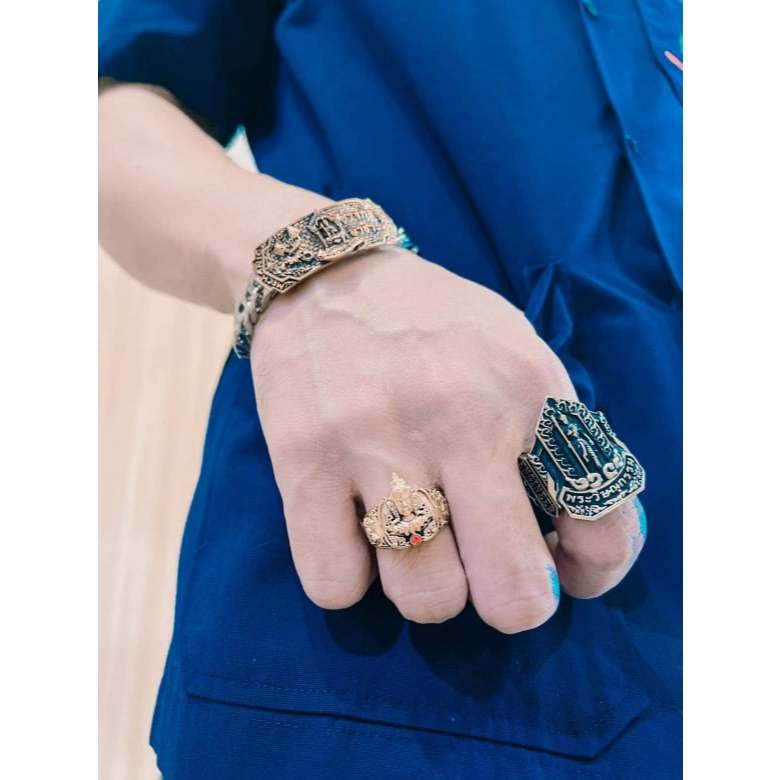 แหวนองค์พระวิษณุกรรมช่างกล เนื้อซิเวอร์และทองเหลืองฝังพลอย ลูกๆไม่ควรพลาด สินค้ามีพร้อมจัดส่งไว
