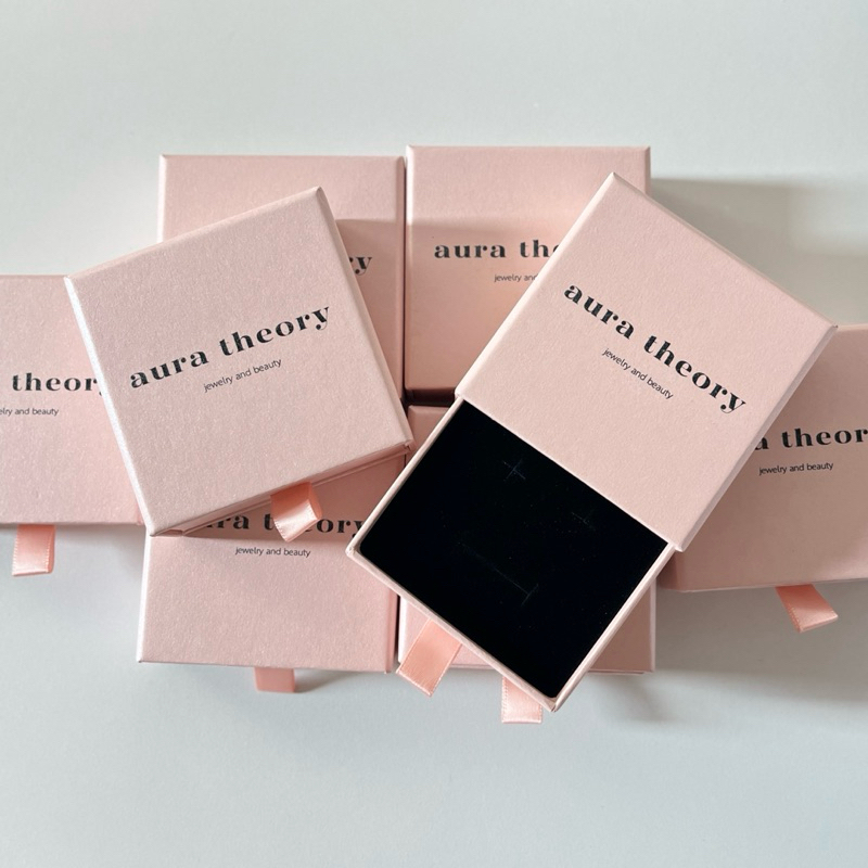 aura theory gift box (nude pink)📦กล่องเครื่องประดับ กล่องของขวัญ