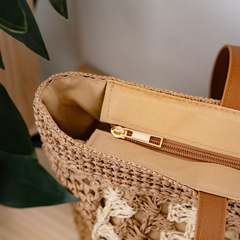 พร้อมส่ง 2 สี กระเป๋าสาน tote bag สานลาย ดีไซส์สวย มีซิป มีซับใน P360 - รูปที่ 2