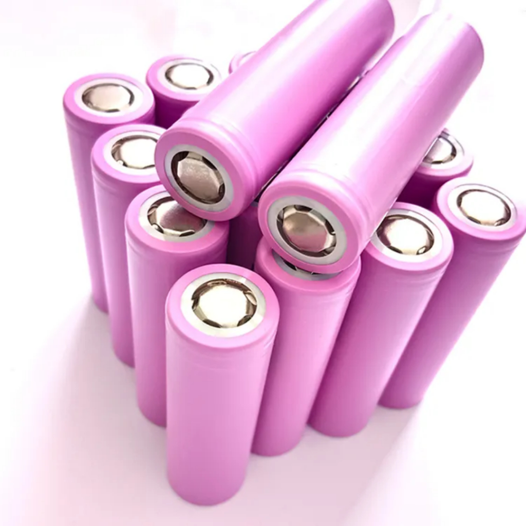 4pcs ถ่านชาร์จ 18650 3.7V  2200 mAhแบตเตอรี่ลิเธียมไอออนแบบชาร์จใหม่ได้ PACK 4PCS140บาท