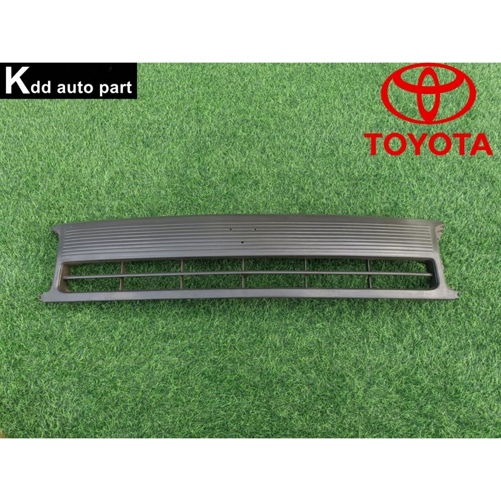 หน้ากระจัง *** มีตำหนิ  Toyota Hiace LH112 หัวจรวด