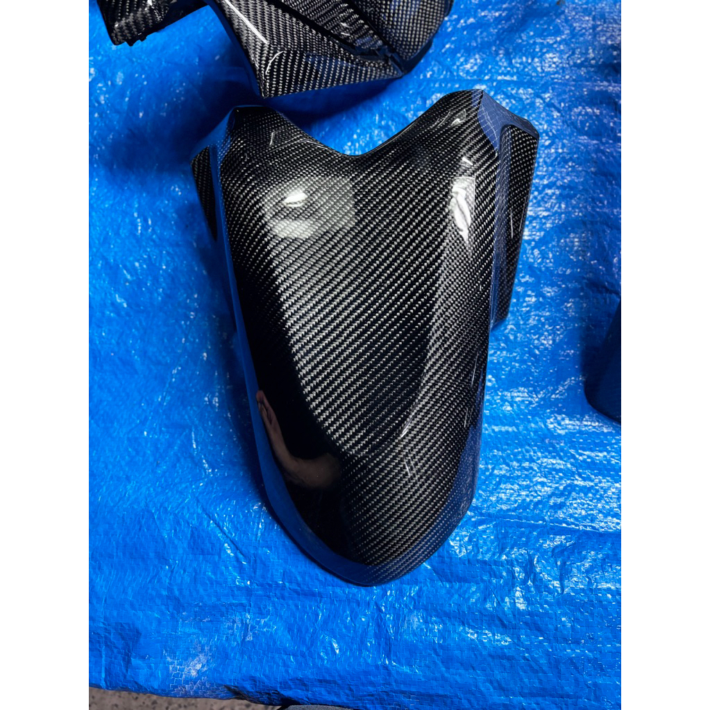 บังโคลนหน้าคาร์บอน Forza350