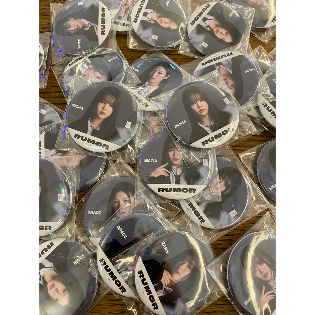 BNK48 เข็มกลัด Rumor