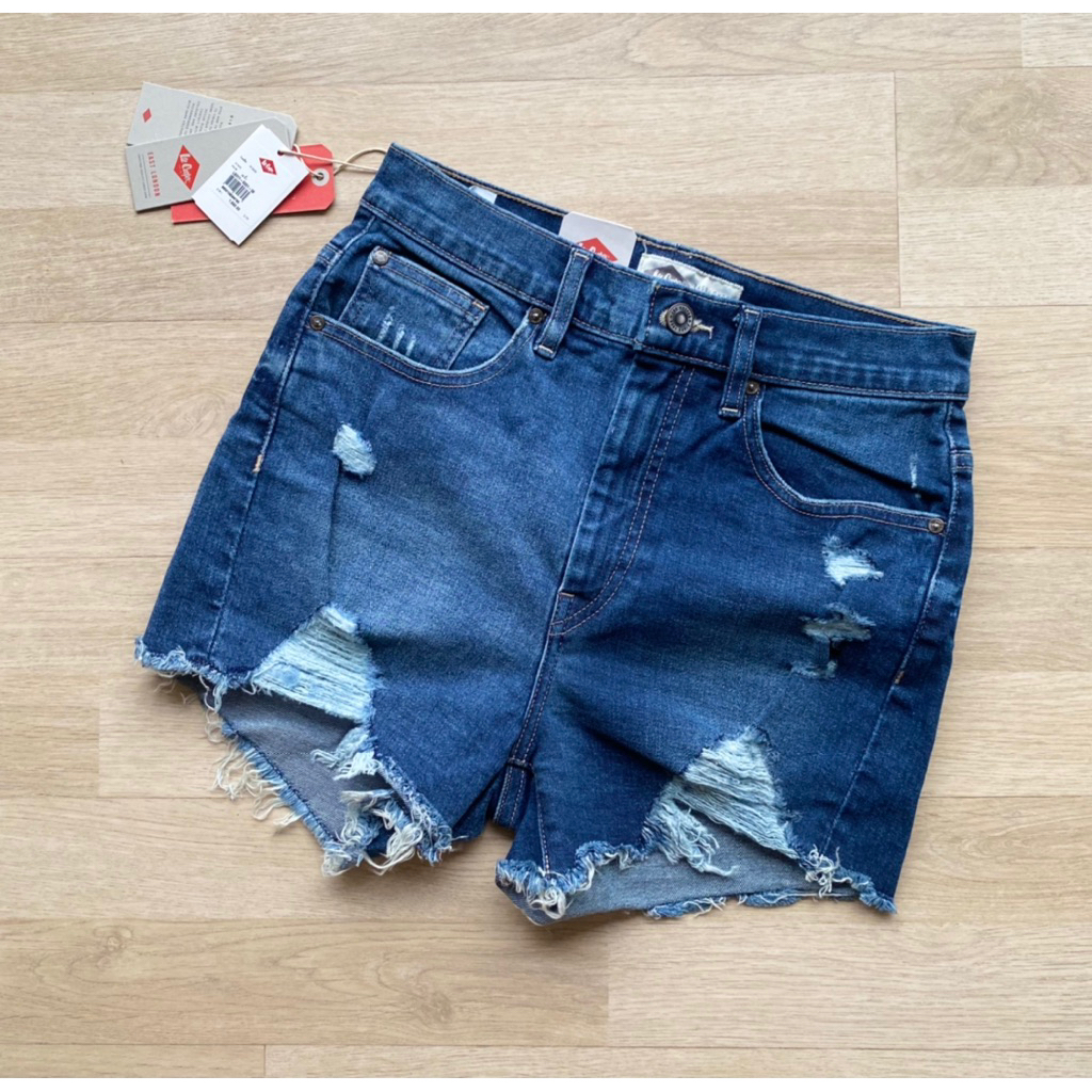 กางเกงยีนส์ขาสั้นผู้หญิง Lee cooper ของแท้100%จากShop ปกติ 1,690 เอวสูงเกินสะดือลดไซด์ ไซด์ 27,28,29,30ยืดถึง33