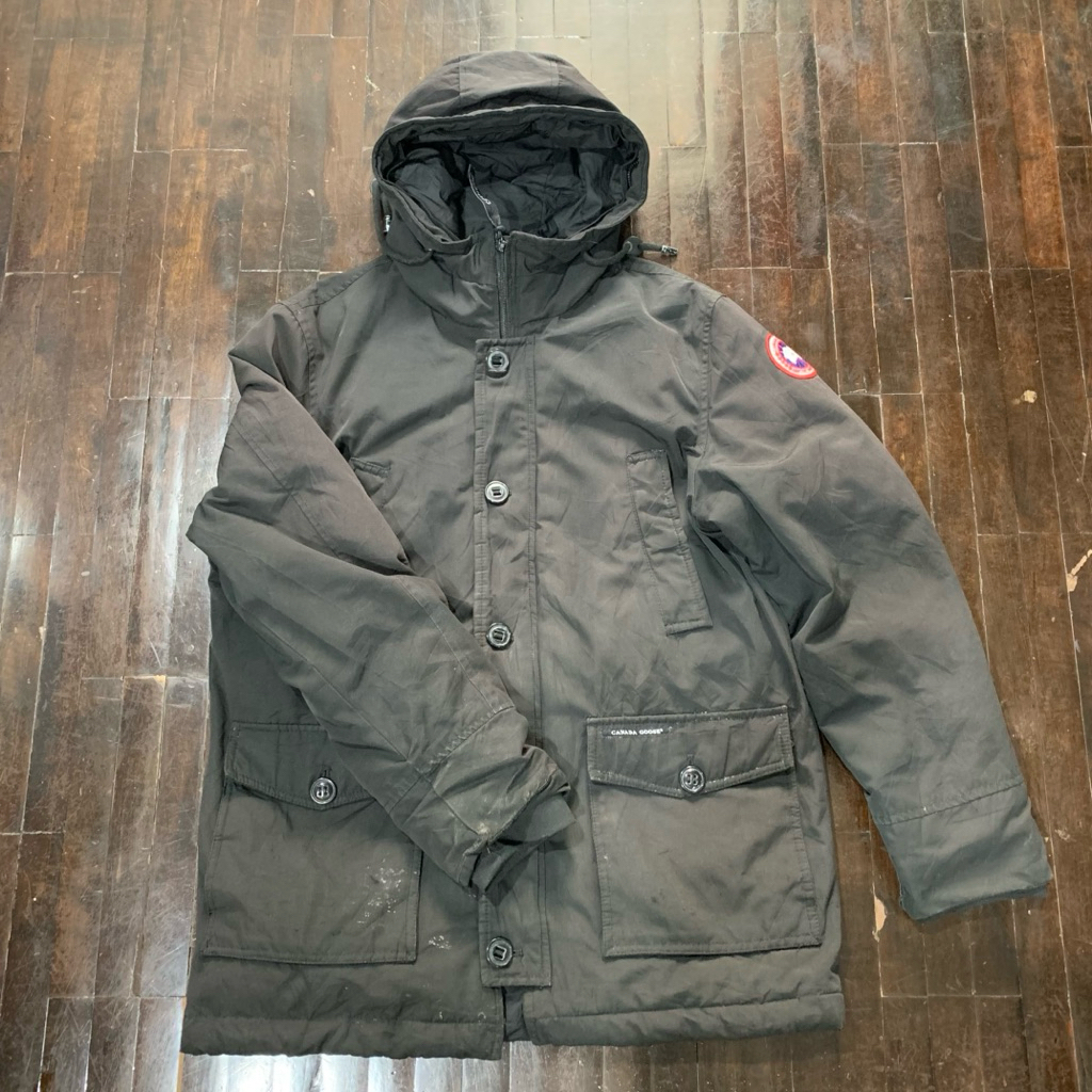 (มือสอง) เสื้อกันหนาว Canada Goose