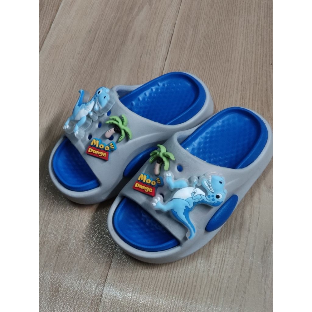 รองเท้าเด็ก แตะสวม ลายไดโนเสาร์ ตัวการ์ตูนมีไฟ - รูปที่ 2