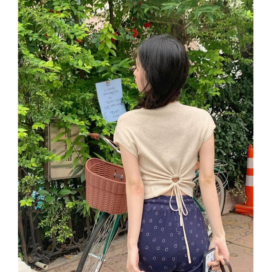 เสื้อยืดแขนสั้น คอกลม สีพื้น ดีไซน์เว้า แต่งเชือกรูดชายผ้าด้านหลัง ผ้าร่อง ยืดเยอะ เสื้อครอป #5602 - รูปที่ 7